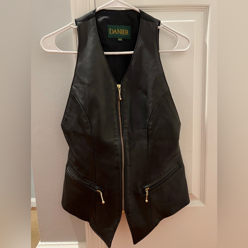 Vintage Danier leather zip up vest in black, women’s XS